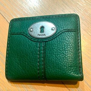 Green Fossil wallet leather new with tags